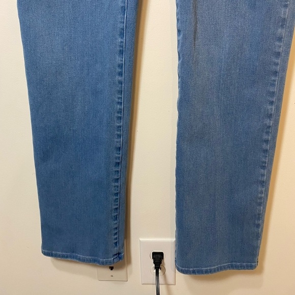 Betabrand Light Wash Distressed Pull On Stretchy Straight Jeans Size Large - Picture 2 of 12